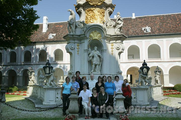 2008.07.05_09.37.29.JPG - Führung durch Stift Heiligenkreuz mit Fr. Coelestin