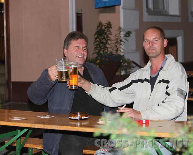 2009.06.20_21.48.42.jpg - Bierbrüder ;)